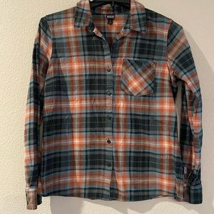 Patagonia shirt women’s size 8